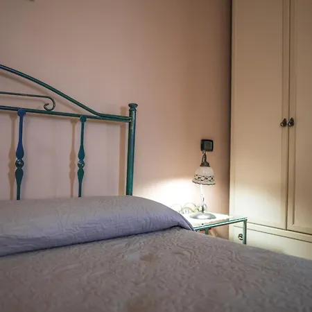 Casa Piano Del Re Apartment *