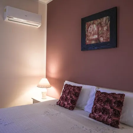 Casa Piano Del Re Apartment