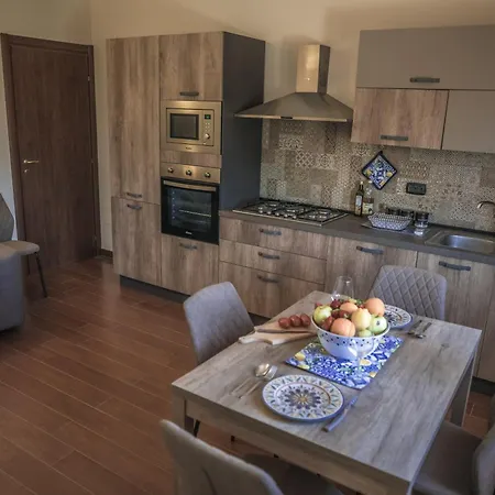 Casa Piano Del Re Apartment *